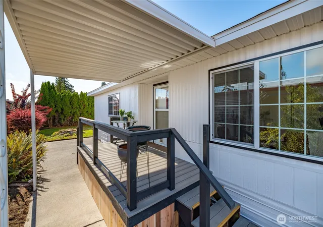 Photo 3 of Manufactured home for sale at 225 Ne Ernst St #49, Oak Harbor, WA 98277 | MLS# NWM2590641 | Listing updated on 2026-10-05
