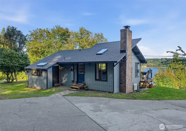 Photo 2 of Single family home for sale at 151 E Barbary Dr, Grapeview, WA 98546 | MLS# NWM2590645 | Listing updated on 2026-10-02