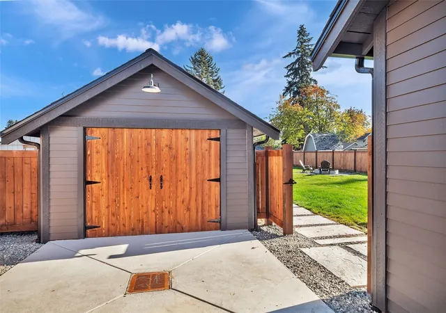 Photo 4 of Single family home for sale at 918 Union Ave, Marysville, WA 98270 | MLS# NWM2590662 | Listing updated on 2026-10-26