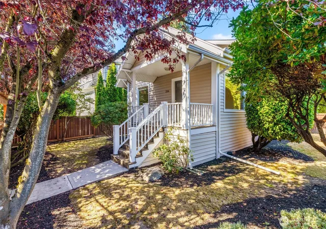 Photo 3 of Single family home for sale at 256 Ne 50th Street, Seattle, WA 98105 | MLS# NWM2590665 | Listing updated on 2026-10-03