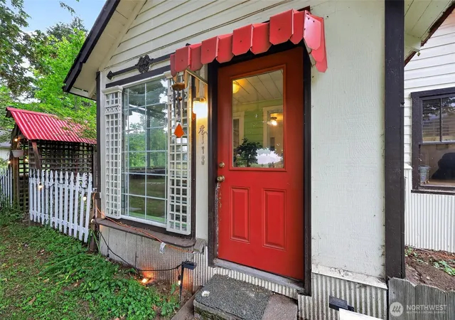Photo 3 of Single family home for sale at 173 Young Rd, Randle, WA 98377 | MLS# NWM2590686 | Listing updated on 2026-10-03