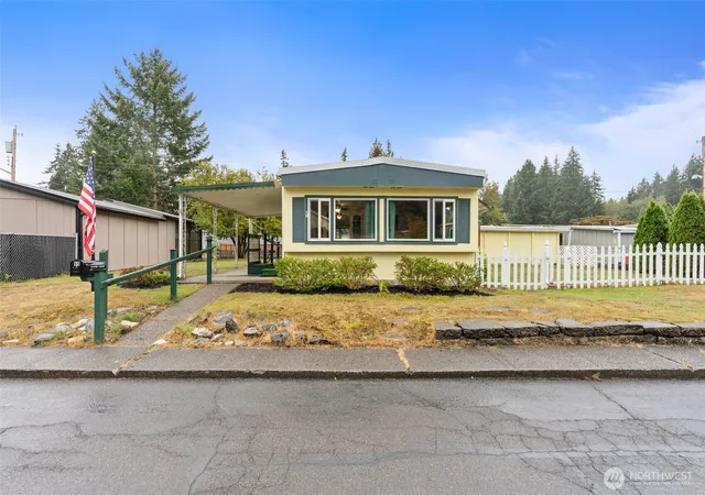 Photo 3 of Manufactured home for sale at 930 Trosper Rd Sw #65, Tumwater, WA 98512 | MLS# NWM2590691 | Listing updated on 2026-10-03