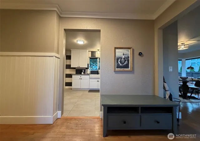 Photo 3 of Single family home for sale at 522 Hawthorne St, Everett, WA 98201 | MLS# NWM2590706 | Listing updated on 2026-10-03