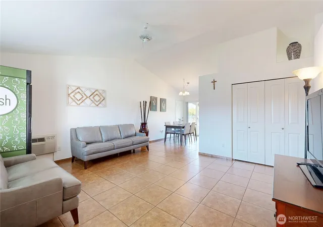 Photo 2 of Single family home for sale at 351 NE 15th Avenue, Milton Freewater, OR 97862 | MLS# NWM2590715 | Listing updated on 2026-10-08