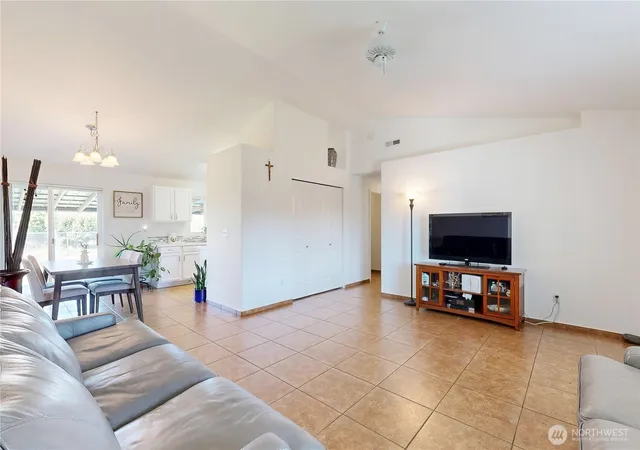 Photo 3 of Single family home for sale at 351 NE 15th Avenue, Milton Freewater, OR 97862 | MLS# NWM2590715 | Listing updated on 2026-10-08