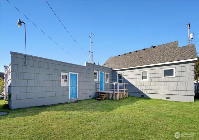 Photo 1 of Single family home for sale at 2722 Pacific Ave, Hoquiam, WA 98550 | MLS# NWM2590718 | Listing updated on 2026-10-06