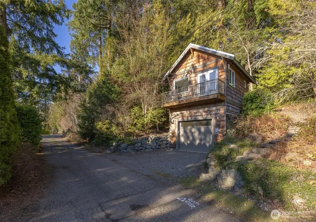 Photo 1 of Single family home for sale at 2111 Dellesta Dr, Bellingham, WA 98226 | MLS# NWM2590734 | Listing updated on 2026-10-05