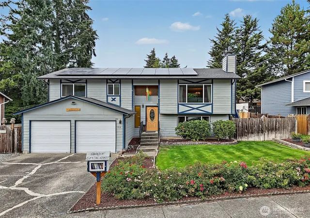 Single family home for sale at 218 S 317th Place, Federal Way, WA 98003 | MLS# NWM2590738