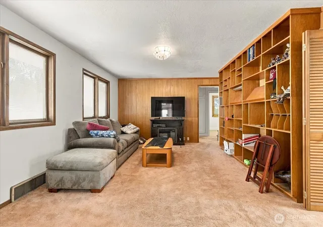 Photo 3 of Single family home for sale at 201 Columbia Ave, Coulee Dam, WA 99116 | MLS# NWM2590743 | Listing updated on 2026-10-07