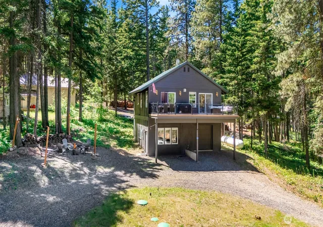 Photo 2 of Single family home for sale at 221 Gunther Loop Rd, Cle Elum, WA 98922 | MLS# NWM2590760 | Listing updated on 2026-10-08