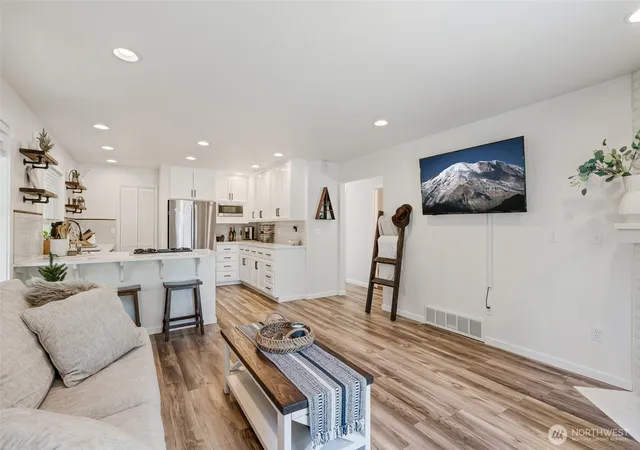 Photo 3 of Single family home for sale at 221 Gunther Loop Rd, Cle Elum, WA 98922 | MLS# NWM2590760 | Listing updated on 2026-10-08