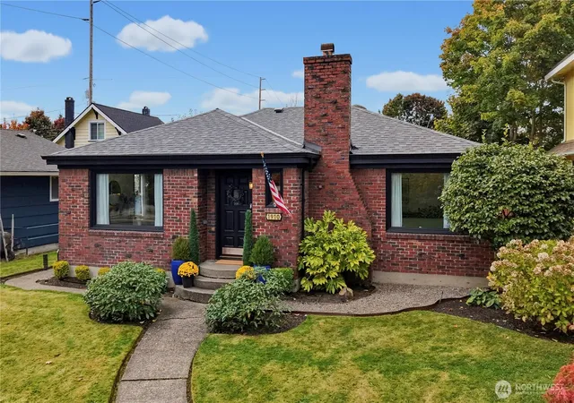 Single family home for sale at 1910 N Union Ave, Tacoma, WA 98406 | MLS# NWM2590762