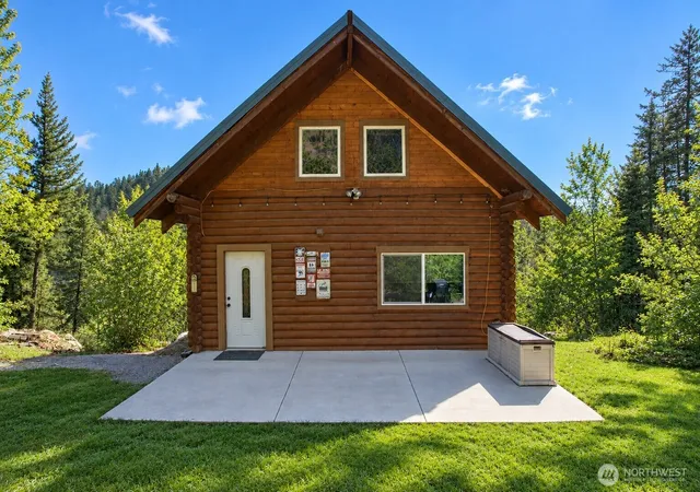 Photo 2 of Single family home for sale at 10666 Chumstick Hwy, Leavenworth, WA 98826 | MLS# NWM2590764 | Listing updated on 2026-10-05
