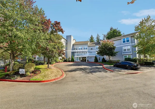 Photo 3 of Condo for sale at 22535 Se Highland Cir #302, Issaquah, WA 98029 | MLS# NWM2590769 | Listing updated on 2026-10-09