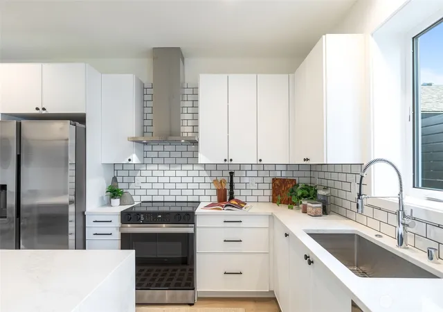 Photo 3 of Condo for sale at 1556 S Pearl St #B, Seattle, WA 98108 | MLS# NWM2590775 | Listing updated on 2026-10-04