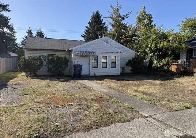 Single family home for sale at 6044 S Oakes St, Tacoma, WA 98409 | MLS# NWM2590776