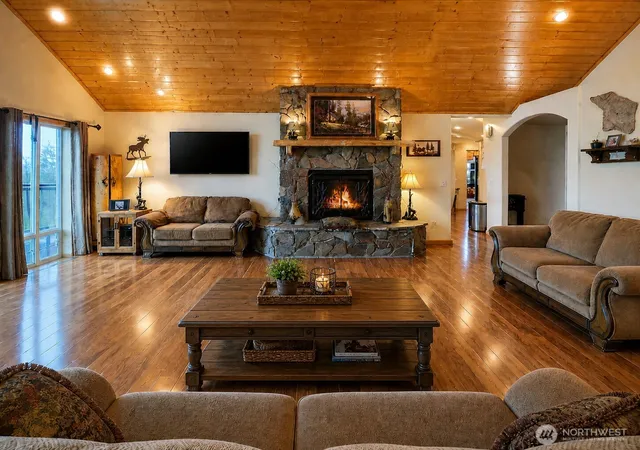 Photo 4 of Single family home for sale at 1028 Circle Dr, Camano Island, WA 98282 | MLS# NWM2590787 | Listing updated on 2026-10-07