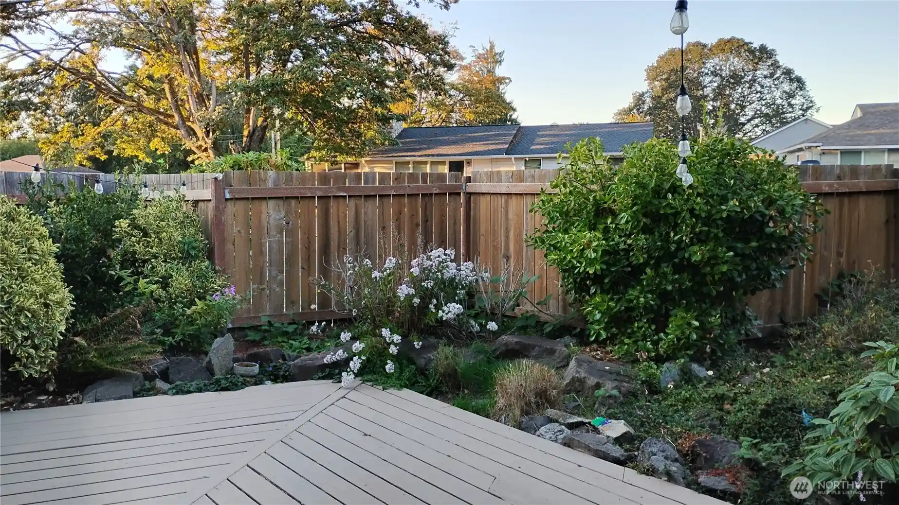 Photo 3 of Townhouse for sale at 6502 Avondale Rd Sw, Lakewood, WA 98499 | MLS# NWM2590804 | Listing updated on 2026-10-25