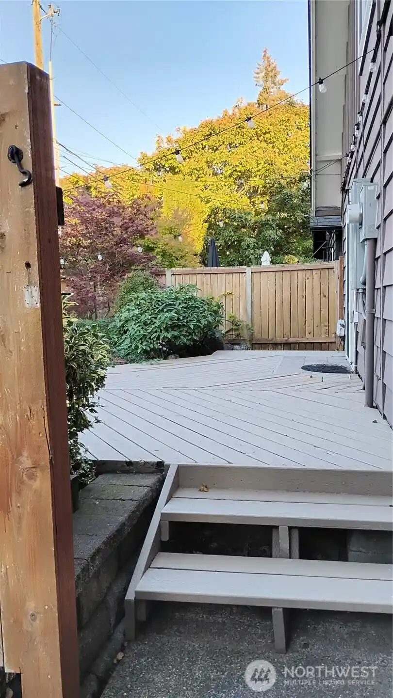 Photo 3 of Townhouse for sale at 6502 Avondale Rd SW, Lakewood, WA 98499 | MLS# NWM2590804 | Listing updated on 2026-10-25