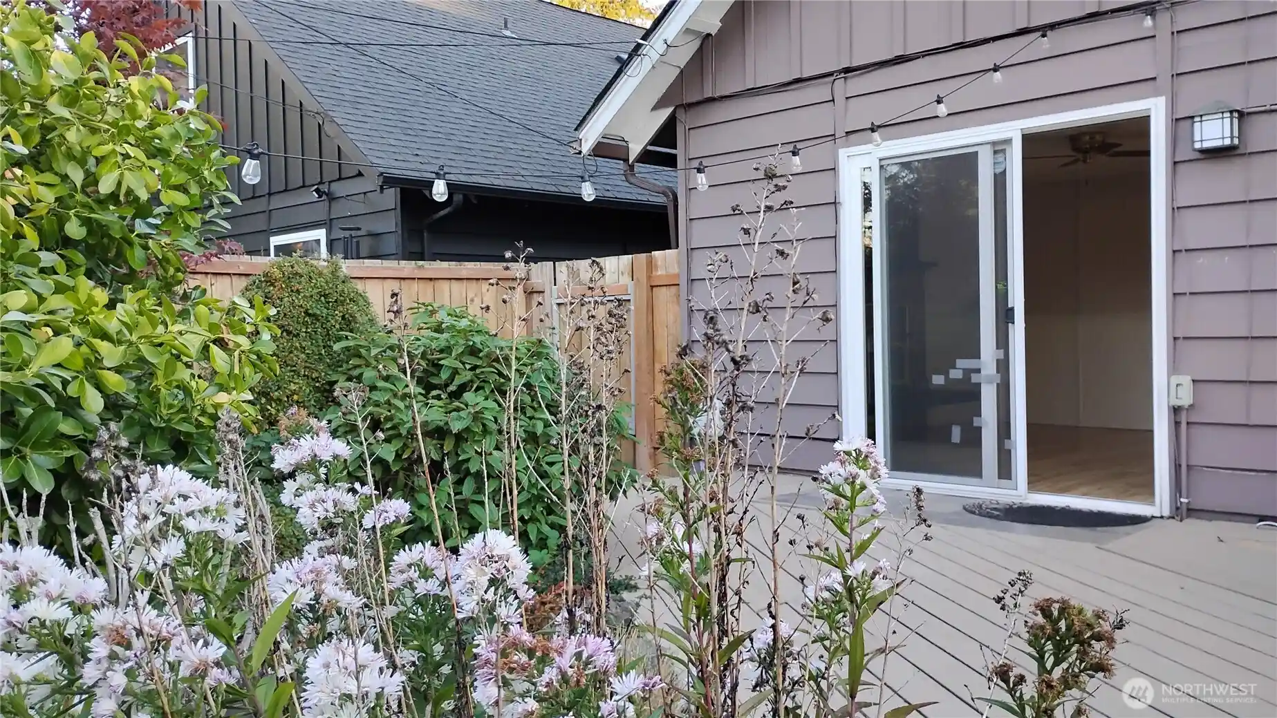 Photo 4 of Townhouse for sale at 6502 Avondale Rd SW, Lakewood, WA 98499 | MLS# NWM2590804 | Listing updated on 2026-10-25