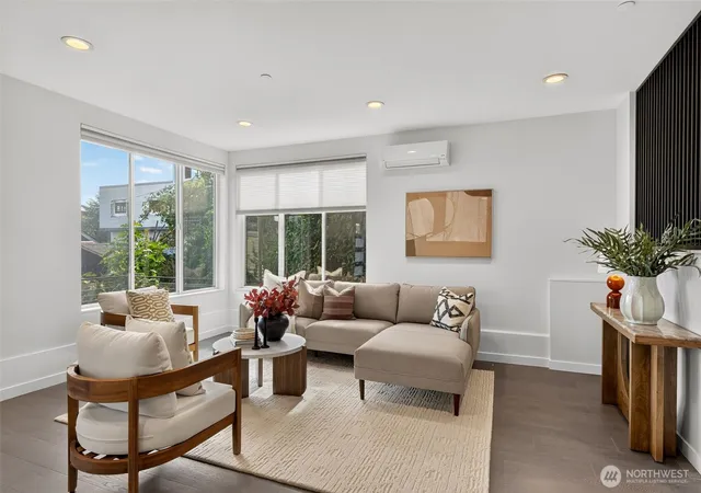 Photo 3 of Townhouse for sale at 1615 S State St, Seattle, WA 98144 | MLS# NWM2590806 | Listing updated on 2026-10-06