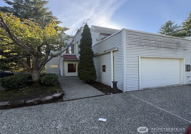Townhouse for sale at 442 4th Avenue #442, Kirkland, WA 98033 | MLS# NWM2590809