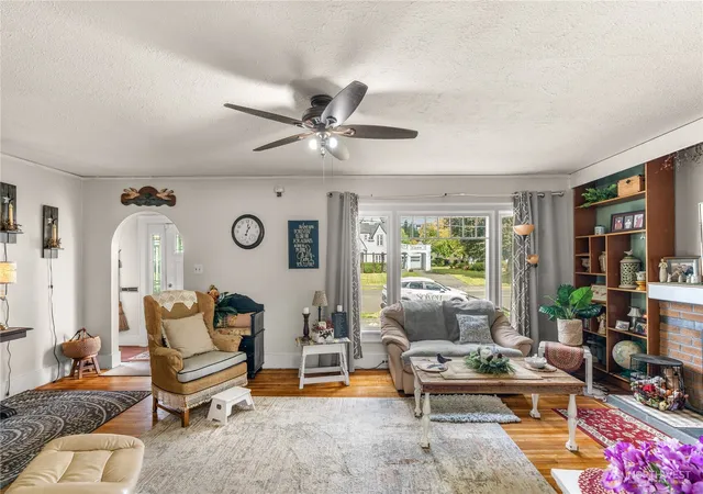 Photo 3 of Single family home for sale at 413 W Broadway Ave, Montesano, WA 98563 | MLS# NWM2590813 | Listing updated on 2026-10-26