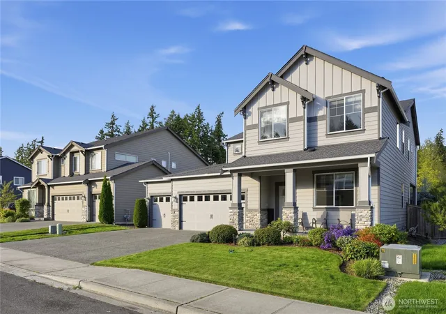 Photo 2 of Single family home for sale at 12911 Emerald Ridge Blvd E, Puyallup, WA 98374 | MLS# NWM2590814 | Listing updated on 2026-10-17