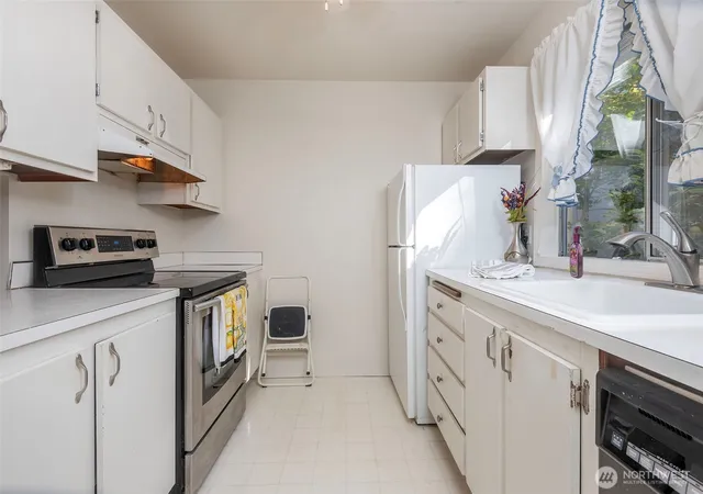 Photo 3 of Condo for sale at 4805 180th Street Ct SW #F108, Lynnwood, WA 98037 | MLS# NWM2590816 | Listing updated on 2026-10-17