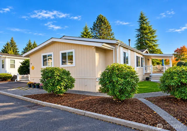 Photo 2 of Sale Pending at 1427 100th Street Sw #97, Everett, WA 98204 | MLS# NWM2590819 | Listing updated on 2026-10-14