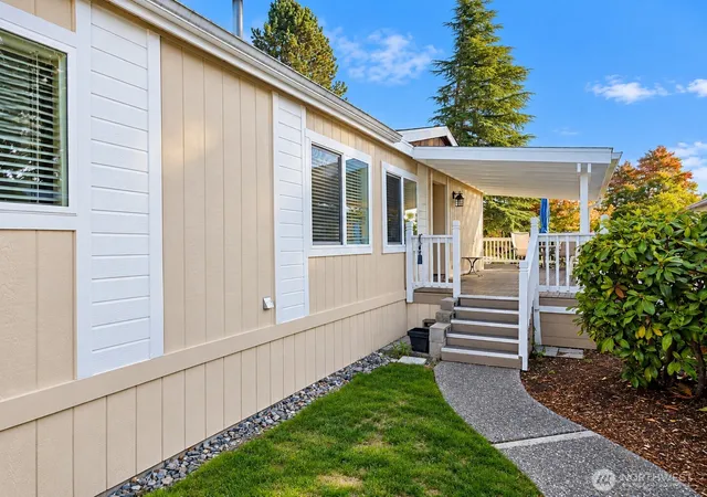 Photo 3 of Sale Pending at 1427 100th Street Sw #97, Everett, WA 98204 | MLS# NWM2590819 | Listing updated on 2026-10-14
