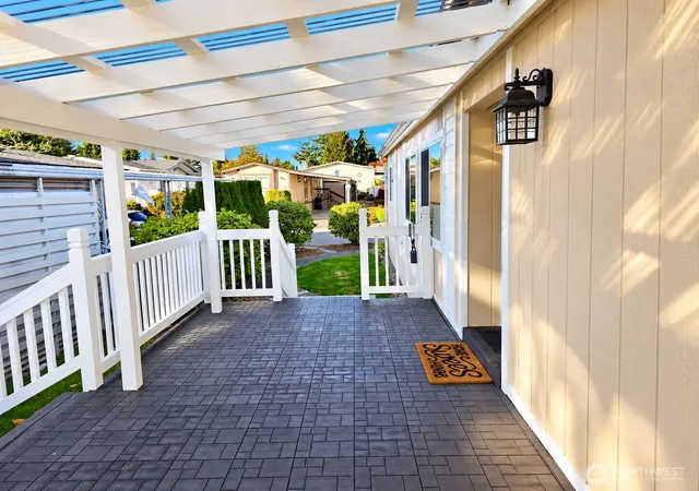 Photo 3 of Sale Pending at 1427 100th Street SW #97, Everett, WA 98204 | MLS# NWM2590819 | Listing updated on 2026-10-14