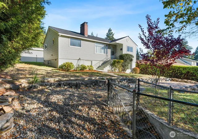 Photo 2 of Single family home for sale at 1433 S Stevens St, Tacoma, WA 98405 | MLS# NWM2590820 | Listing updated on 2026-10-19