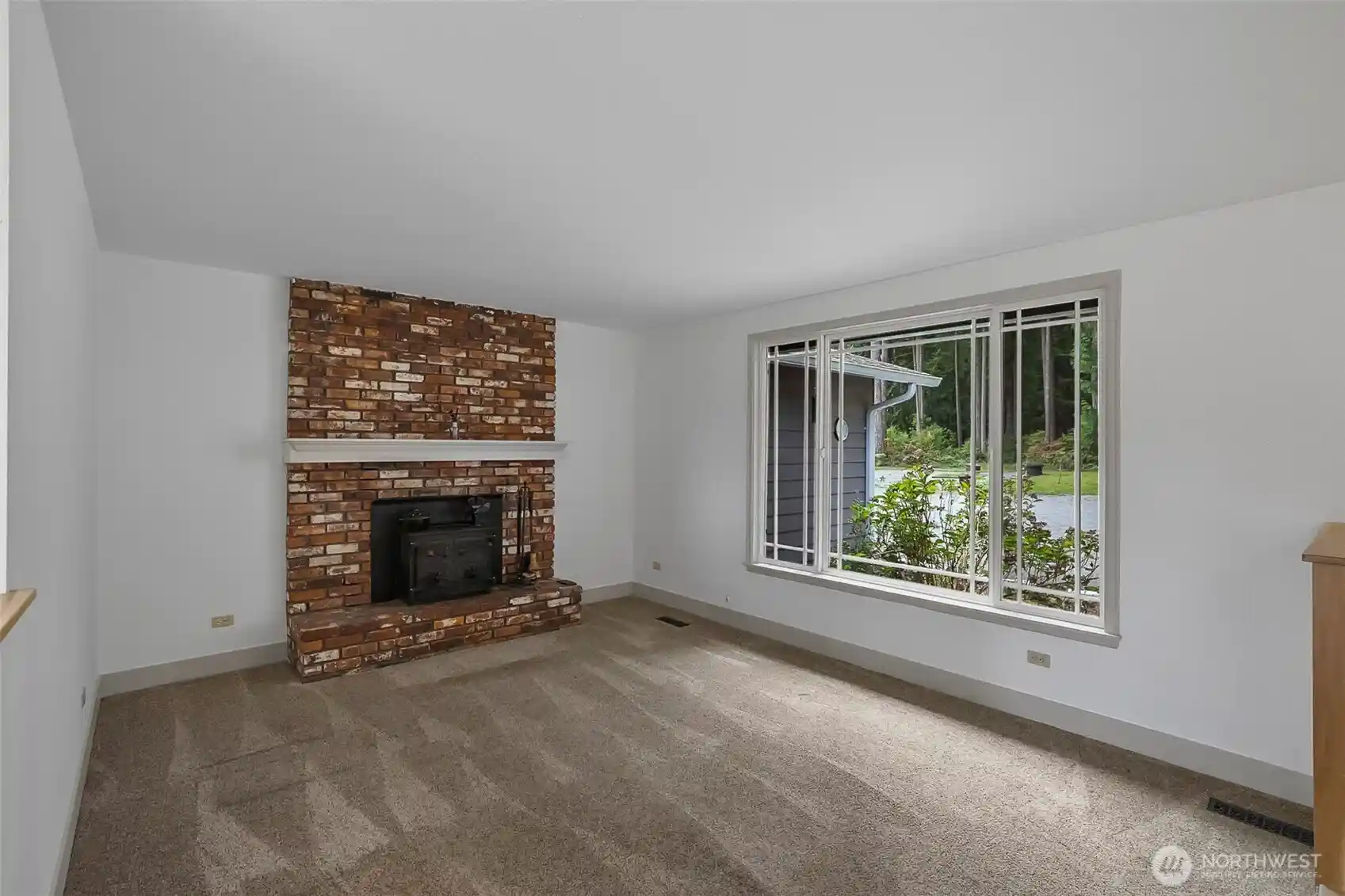 Photo 4 of Sale Pending at 25421 57th Avenue NE, Arlington, WA 98223 | MLS# NWM2590837 | Listing updated on 2026-10-25