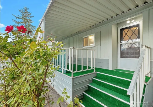Photo 1 of Manufactured home for sale at 7031 Ne 175th Street #47, Kenmore, WA 98028 | MLS# NWM2590843 | Listing updated on 2026-10-10