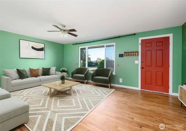 Photo 4 of Single family home for sale at 324 NE Queets St, Oak Harbor, WA 98277 | MLS# NWM2590845 | Listing updated on 2026-10-15