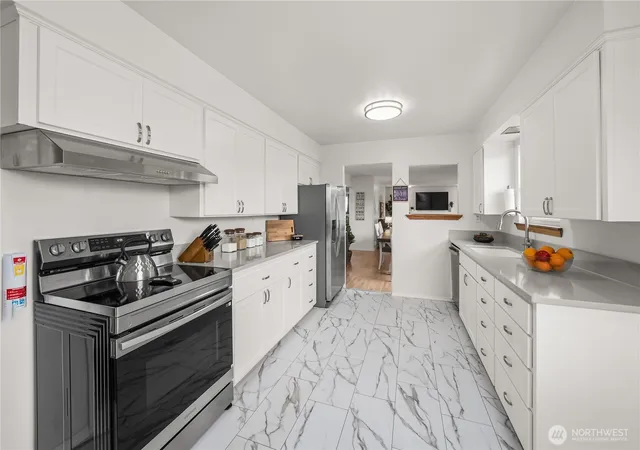 Photo 4 of Single family home for sale at 27205 124th Avenue SE, Kent, WA 98030 | MLS# NWM2590860 | Listing updated on 2026-10-09