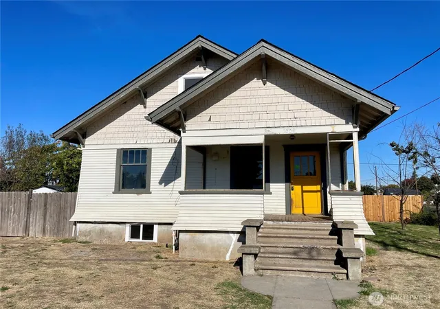 Photo 3 of Single family home for sale at 1004 W Willow St, Walla Walla, WA 99362 | MLS# NWM2590868 | Listing updated on 2026-10-06