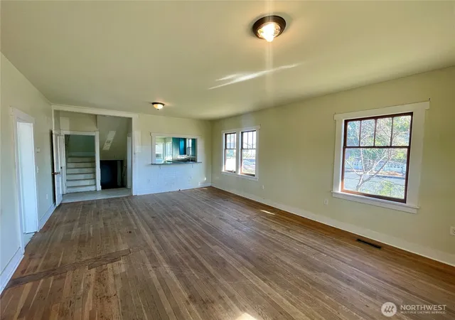 Photo 4 of Single family home for sale at 1004 W Willow St, Walla Walla, WA 99362 | MLS# NWM2590868 | Listing updated on 2026-10-06