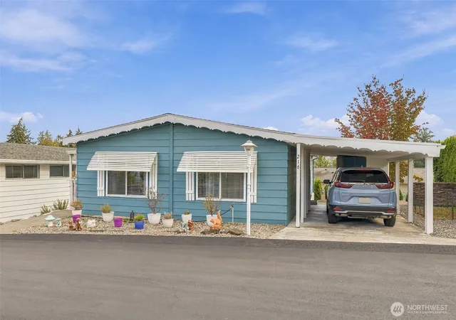 Photo 2 of Manufactured home for sale at 2500 Alder St #216, Milton, WA 98354 | MLS# NWM2590886 | Listing updated on 2026-10-08