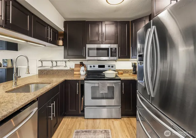 Photo 4 of Condo for sale at 11358 SE 211th Lane #40, Kent, WA 98031 | MLS# NWM2590890 | Listing updated on 2026-10-10