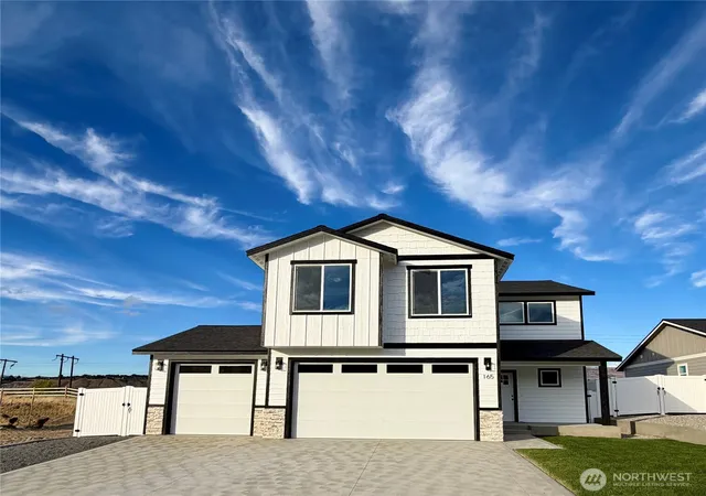 Photo 1 of Single family home for sale at 165 Country Cottage Ln, Malaga, WA 98828 | MLS# NWM2590898 | Listing updated on 2026-10-08