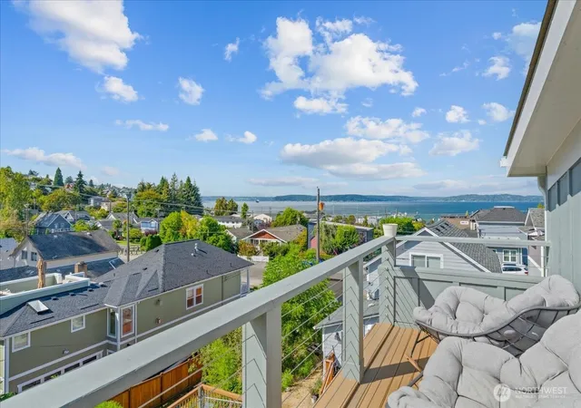 Photo 1 of Single family home for sale at 2714 N Mccarver St, Tacoma, WA 98403 | MLS# NWM2590902 | Listing updated on 2026-10-18