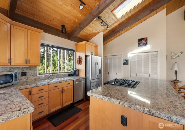 Photo 4 of Single family home for sale at 9001 Warren Dr NW, Gig Harbor, WA 98335 | MLS# NWM2590903 | Listing updated on 2026-10-09