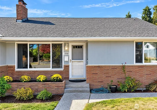 Photo 3 of Single family home for sale at 2702 N Winnifred St, Tacoma, WA 98407 | MLS# NWM2590908 | Listing updated on 2026-10-13