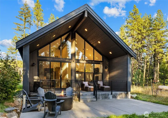 Photo 3 of Single family home for sale at 21 Panorama Dr, Cle Elum, WA 98922 | MLS# NWM2590918 | Listing updated on 2026-10-09