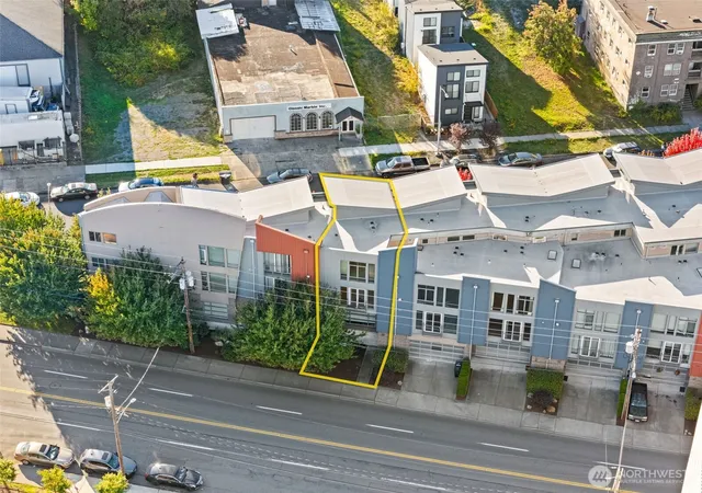 Photo 4 of Townhouse for sale at 2520 Jefferson Ave #C, Tacoma, WA 98402 | MLS# NWM2590924 | Listing updated on 2026-10-21