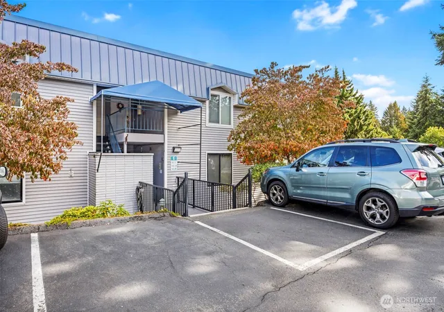 Photo 3 of Condo for sale at 924 Shorewood Dr #E-49, Bremerton, WA 98312 | MLS# NWM2590936 | Listing updated on 2026-10-06