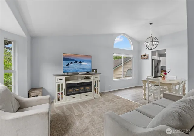Photo 2 of Single family home for sale at 421 Rainbow Pl, Snohomish, WA 98290 | MLS# NWM2590939 | Listing updated on 2026-10-09