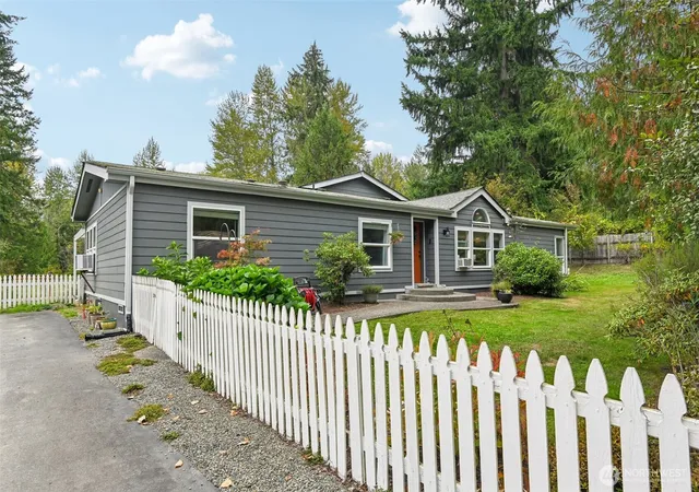 Manufactured home for sale at 24904 148th Avenue E, Graham, WA 98338 | MLS# NWM2590965